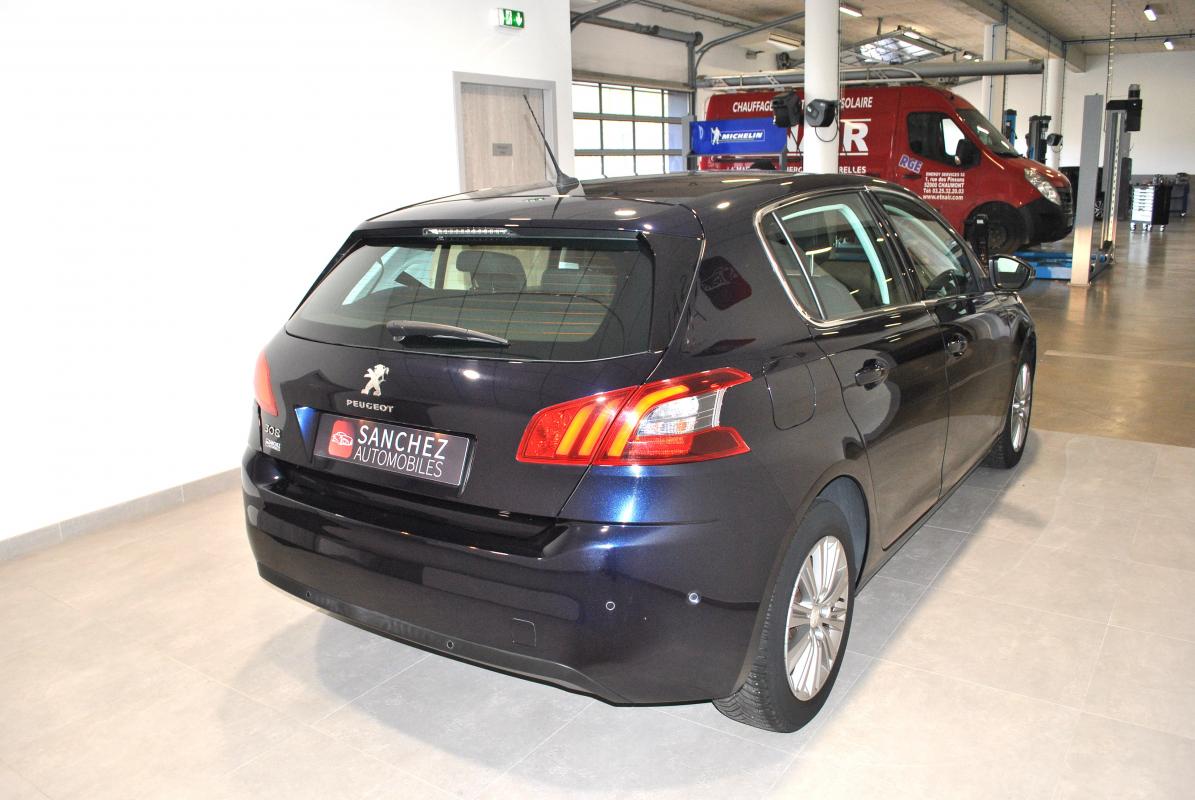 Peugeot 308 - II (2) 1.5 BLUEHDI 130 ALLURE