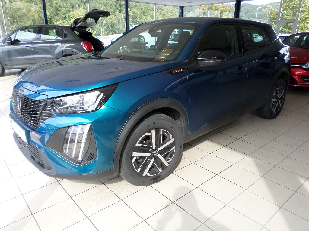 PEUGEOT 2008 - II HYBRID 145 E-DCS6 STYLE (2025)