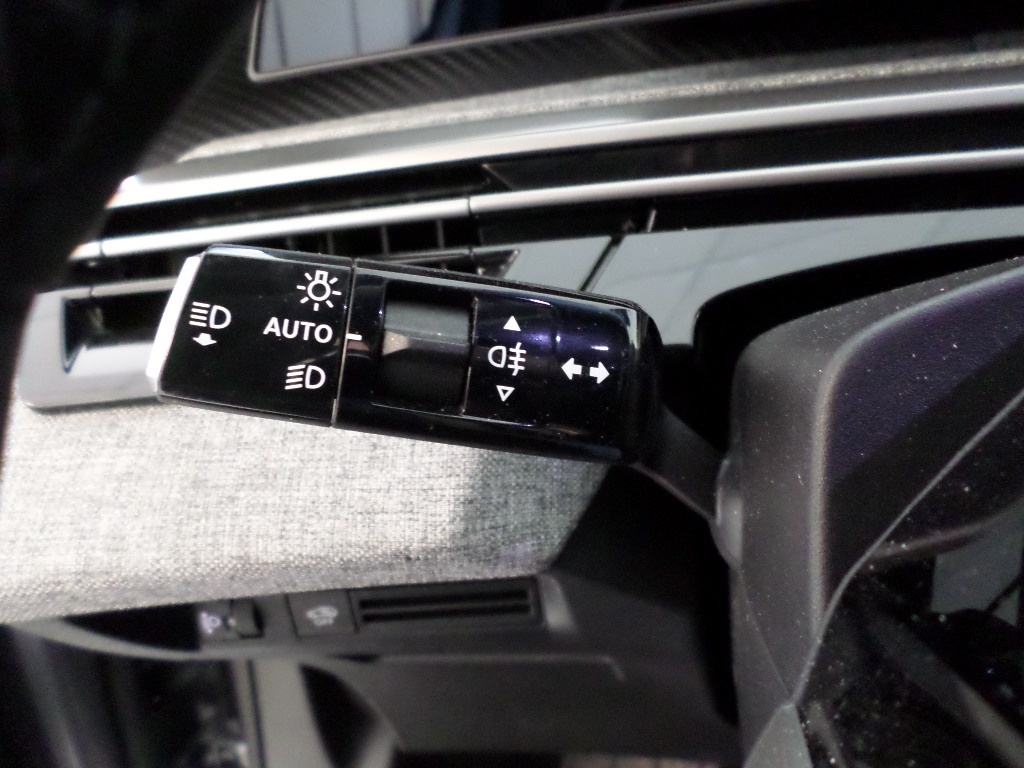 Peugeot 5008 - III 1.2 HYBRID 136 E-DCS6 ALLURE